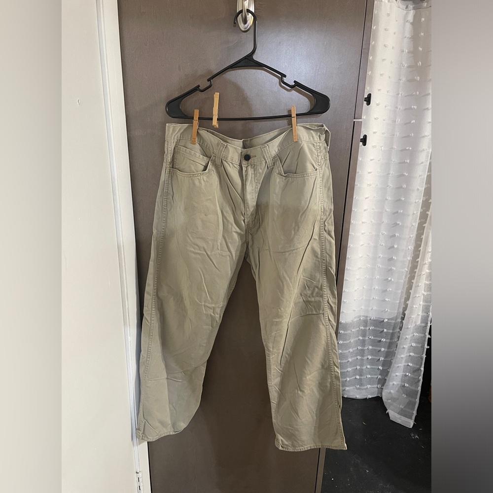 Men’s Levi Khaki Pants